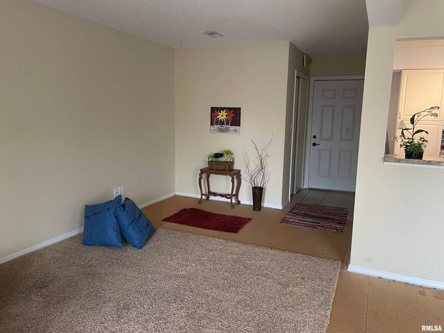 1910 Jeanette Ln Apt 3, Springfield, IL 62702