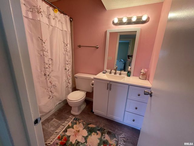 1910 Jeanette Ln Apt 3, Springfield, IL 62702