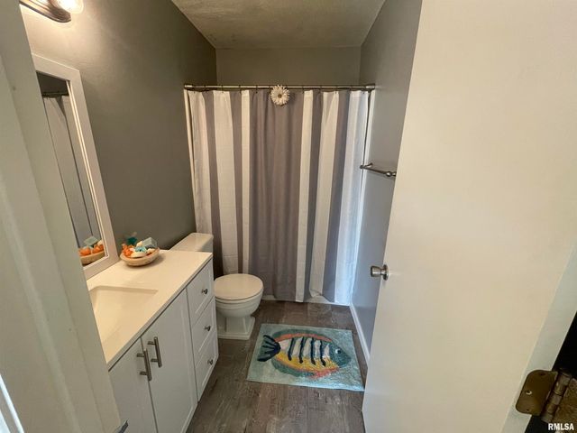 1910 Jeanette Ln Apt 3, Springfield, IL 62702