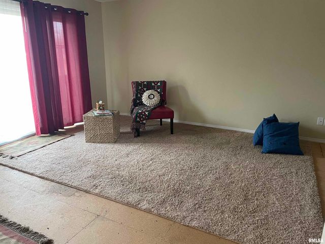 1910 Jeanette Ln Apt 3, Springfield, IL 62702