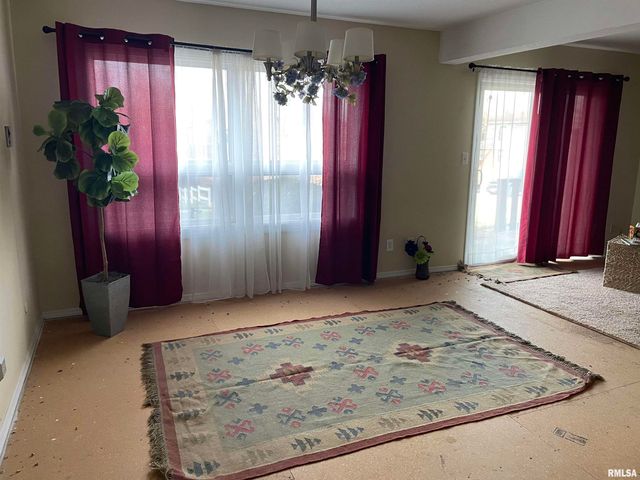 1910 Jeanette Ln Apt 3, Springfield, IL 62702