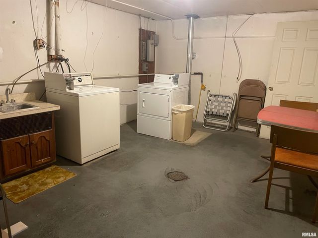 1910 Jeanette Ln Apt 3, Springfield, IL 62702