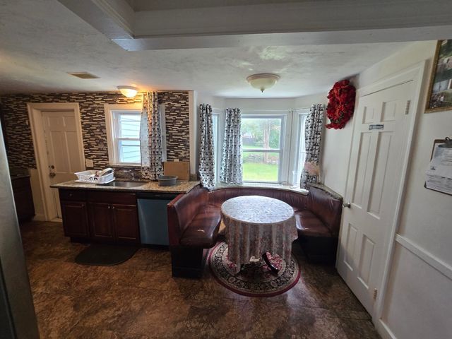 203 Burncoat St, Worcester, MA 01606