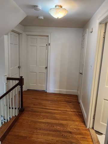 203 Burncoat St, Worcester, MA 01606