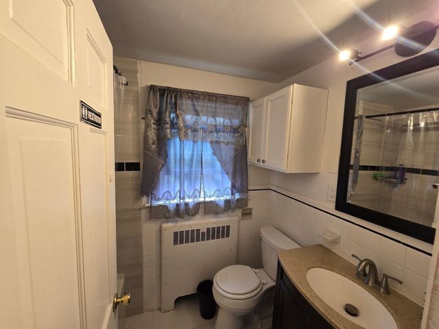 203 Burncoat St, Worcester, MA 01606