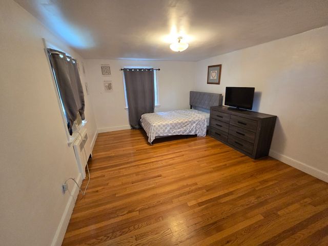 203 Burncoat St, Worcester, MA 01606