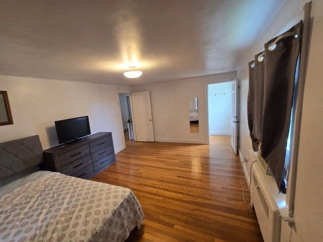 203 Burncoat St, Worcester, MA 01606