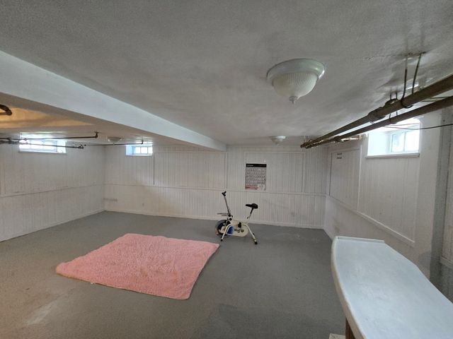 203 Burncoat St, Worcester, MA 01606