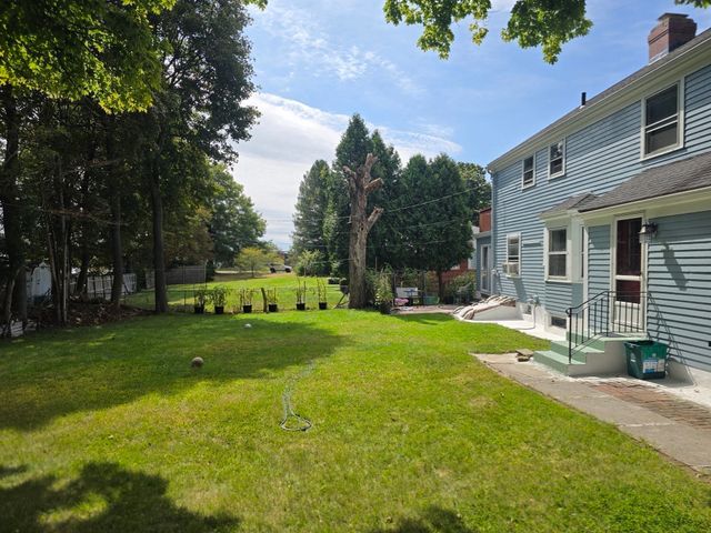 203 Burncoat St, Worcester, MA 01606