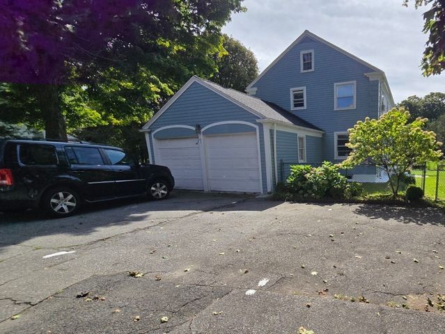 203 Burncoat St, Worcester, MA 01606