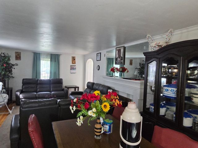 203 Burncoat St, Worcester, MA 01606