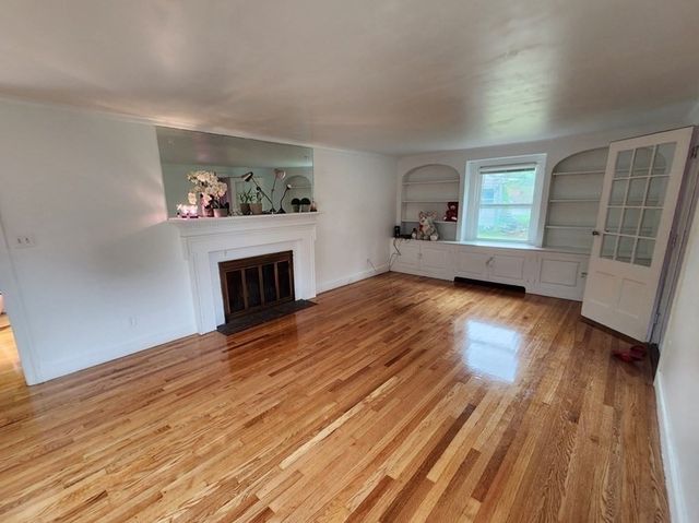 203 Burncoat St, Worcester, MA 01606
