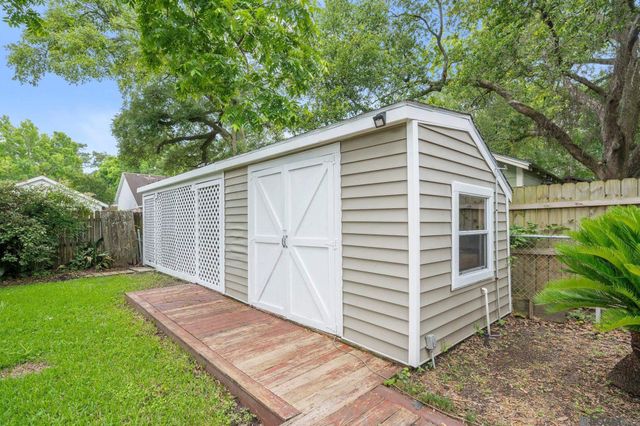 2222 Ferndale Ave, Baton Rouge, LA 70808