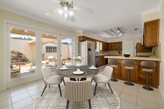 3020 Stonehenge Lane, Carrollton, TX 75006