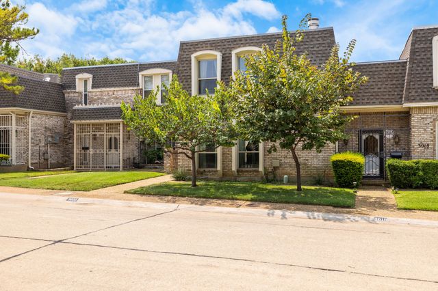 3020 Stonehenge Lane, Carrollton, TX 75006