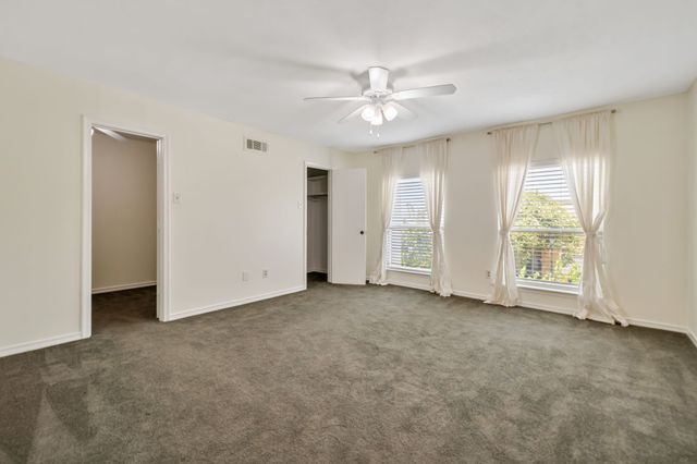 3020 Stonehenge Lane, Carrollton, TX 75006