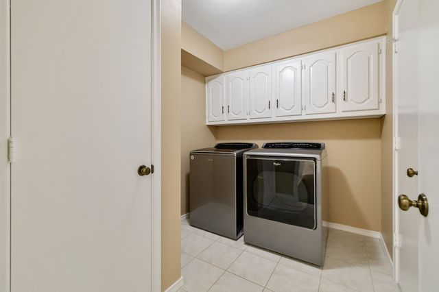 3020 Stonehenge Lane, Carrollton, TX 75006