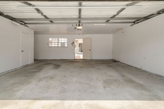 3020 Stonehenge Lane, Carrollton, TX 75006
