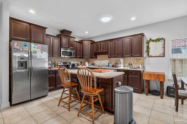 1763 Brantley Dr, Gulf Breeze, FL 32563