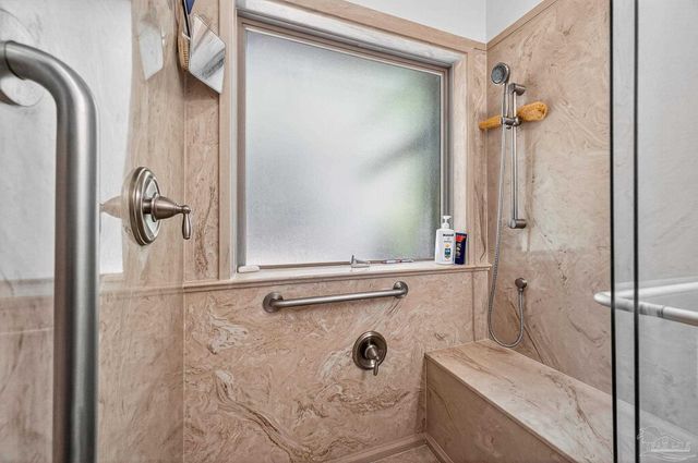 1763 Brantley Dr, Gulf Breeze, FL 32563