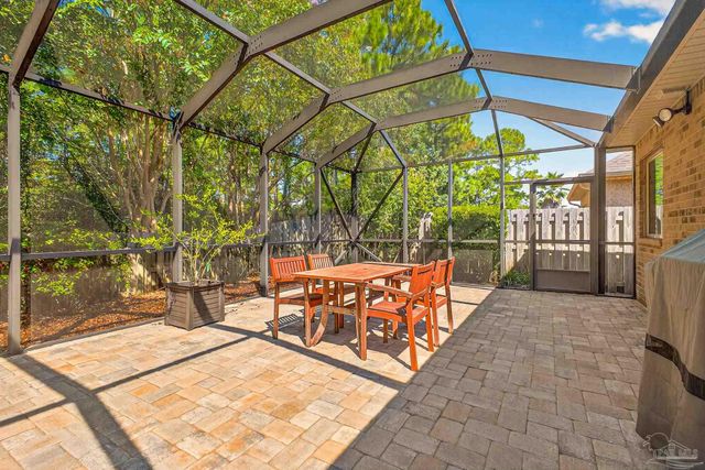 1763 Brantley Dr, Gulf Breeze, FL 32563