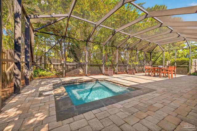 1763 Brantley Dr, Gulf Breeze, FL 32563