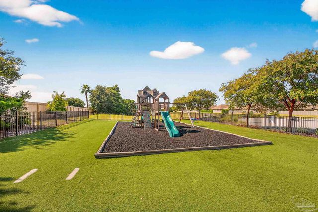 1763 Brantley Dr, Gulf Breeze, FL 32563