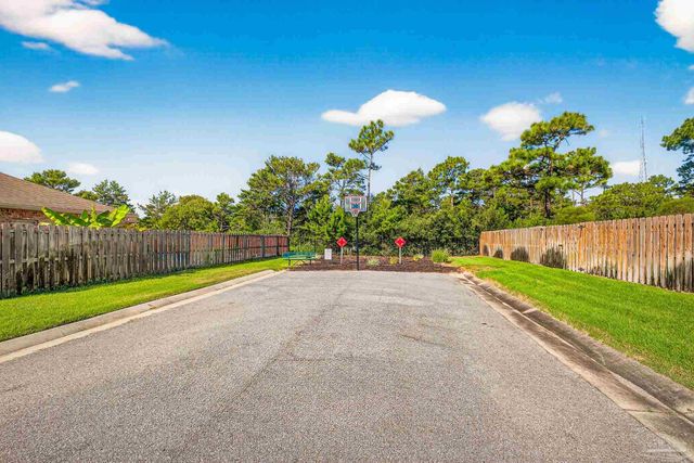 1763 Brantley Dr, Gulf Breeze, FL 32563