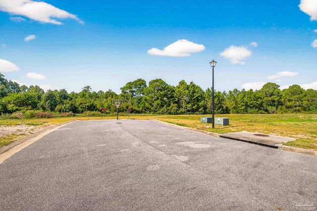 1763 Brantley Dr, Gulf Breeze, FL 32563