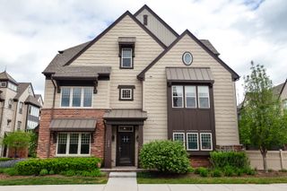 624 Parkside Court, Libertyville, IL 60048