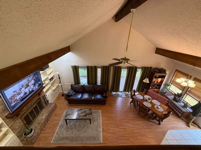 20985 Lee Lane, Chandler, TX 75758