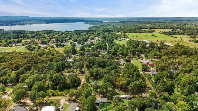 20985 Lee Lane, Chandler, TX 75758