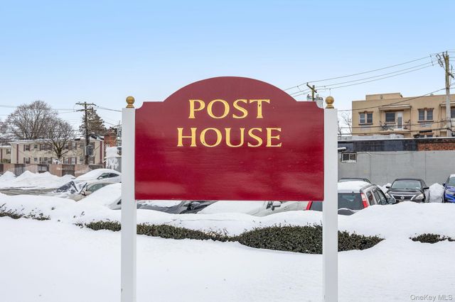 324 Post Avenue 8F, Westbury, NY 11590