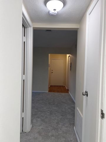 32 Shrewsbury Green D, Shrewsbury, MA 01545