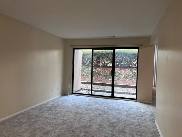 32 Shrewsbury Green D, Shrewsbury, MA 01545