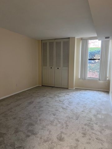 32 Shrewsbury Green D, Shrewsbury, MA 01545