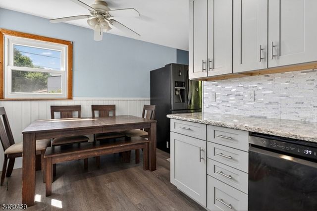 40 Windsor Dr, East Brunswick Twp., NJ 08816