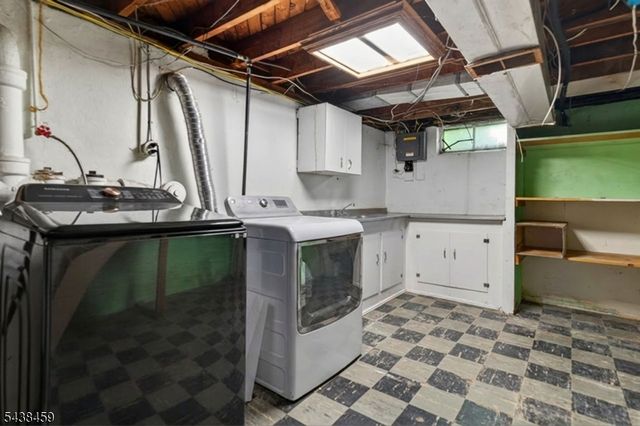 40 Windsor Dr, East Brunswick Twp., NJ 08816