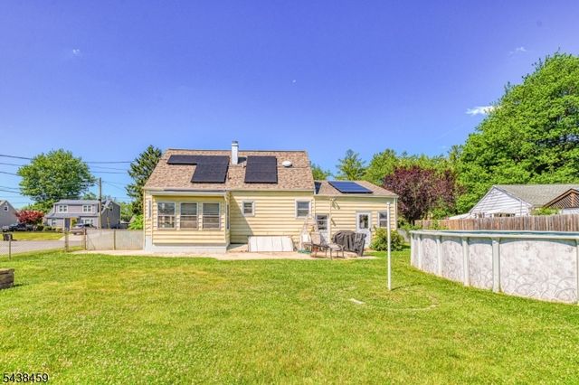 40 Windsor Dr, East Brunswick Twp., NJ 08816