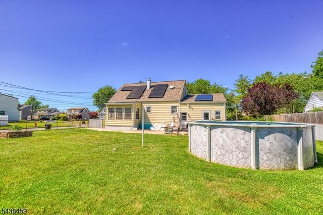 40 Windsor Dr, East Brunswick Twp., NJ 08816