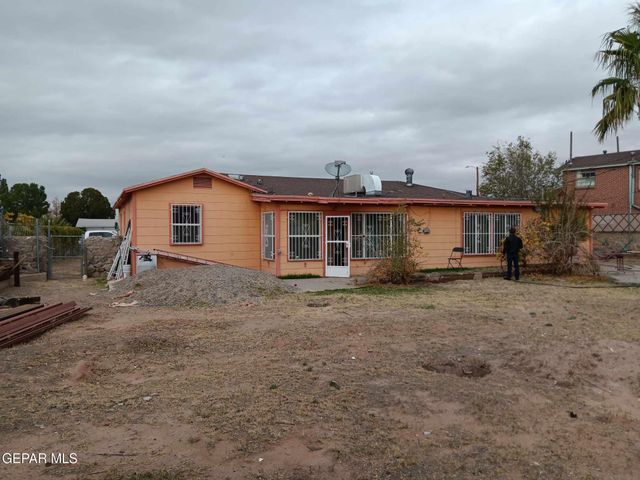 3 Atkinson Way, El Paso, TX 79915