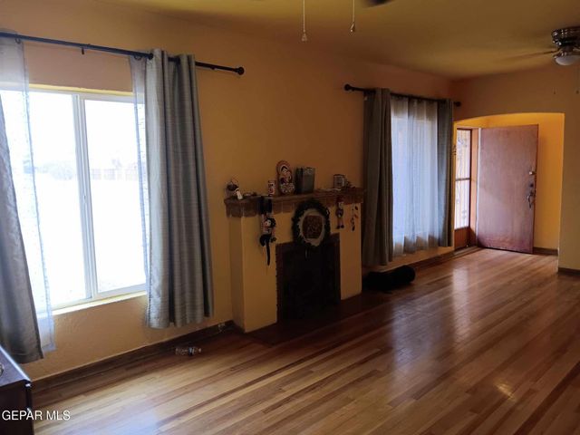 3 Atkinson Way, El Paso, TX 79915