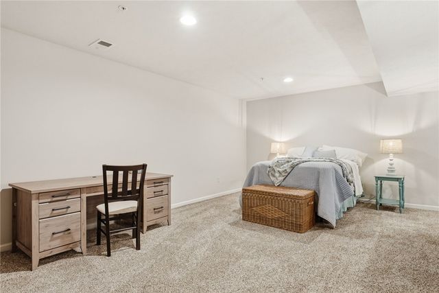 441 Fairmont Dr, Marshall, PA 15090