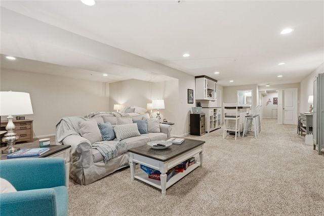 441 Fairmont Dr, Marshall, PA 15090