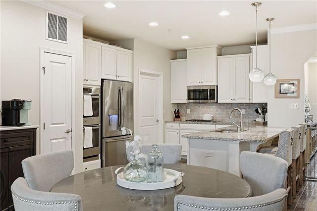 441 Fairmont Dr, Marshall, PA 15090