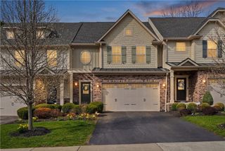 441 Fairmont Dr, Marshall, PA 15090