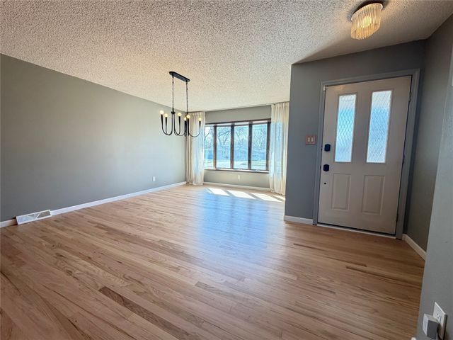 4824 Hillcrest Drive, Pleasant Hill, IA 50327