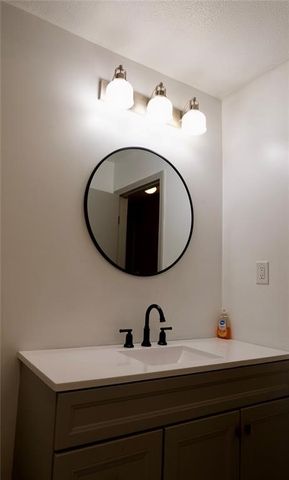 4824 Hillcrest Drive, Pleasant Hill, IA 50327