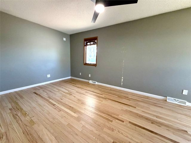 4824 Hillcrest Drive, Pleasant Hill, IA 50327