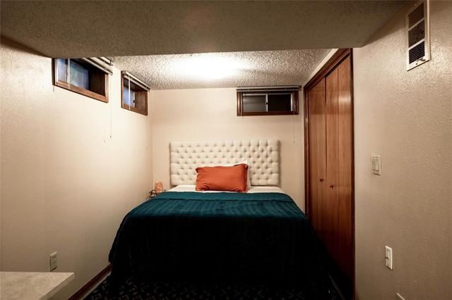 4824 Hillcrest Drive, Pleasant Hill, IA 50327